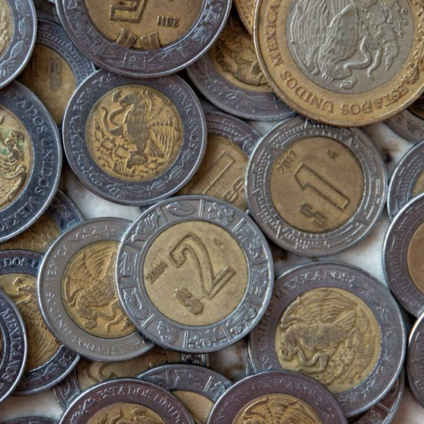 Monedas de América Latina Caen por Avance Global del Dólar