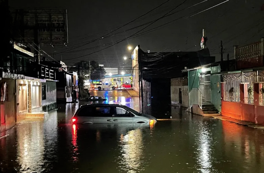 Inundaciones en Cancún debido a la Tormenta Tropical «Alberto»