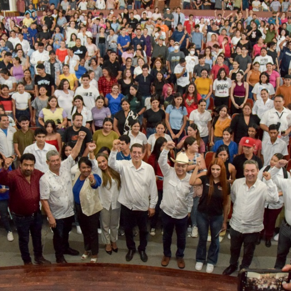 Gobernador Durazo Montaño Entrega Becas a Más de 4 Mil Estudiantes en Navojoa