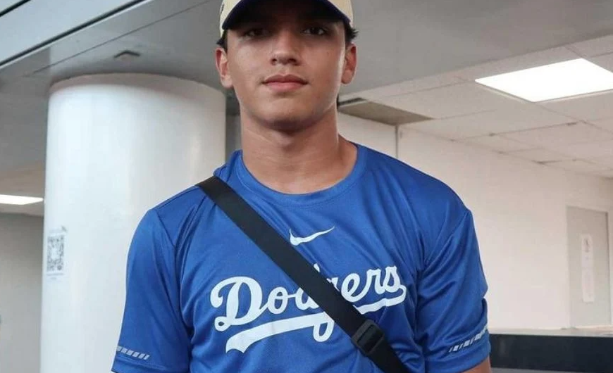 Destacado Pelotero Mexicano de 14 Años Firma con los Dodgers de Los Ángeles