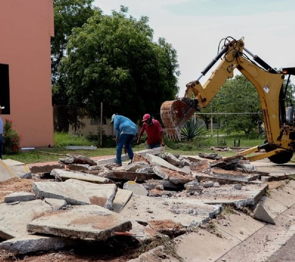 Ciudadanos de Navojoa cuestionan rehabilitación de estacionamiento sindical con fondos públicos