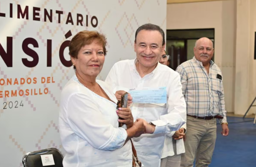 Gobernador entrega pensión alimentaria a jubilados y pensionados de Hermosillo tras años de lucha