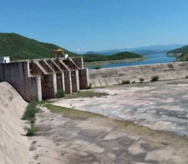 El nivel de agua en la presa del Mocúzarit sigue disminuyendo, agravando la situación para los agricultores