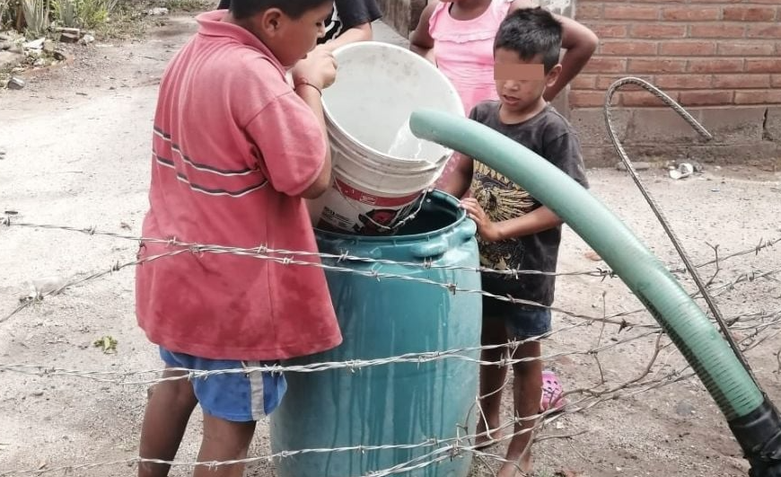 Desabasto de agua en el sector oriente de Navojoa, un eterno problema sin resolver