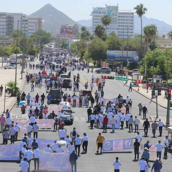 Mega Marcha de Galleros en Hermosillo está a punto de llegar a Palacio de Gobierno