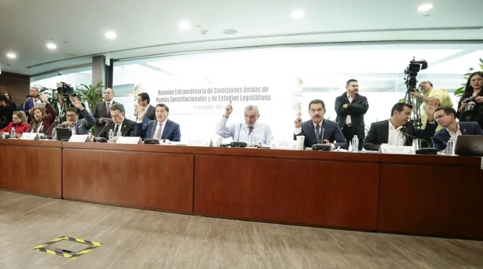 Avanza en comisiones del Senado iniciativa sobre improcedencia de amparos contra reformas constitucionales