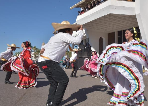 Navojoa celebra el 114 aniversario de la Revolución Mexicana con desfile tradicional