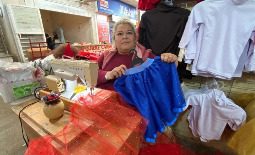 La herencia que viste a los festivales escolares de Navojoa: Rocío Nuño y sus disfraces navideños