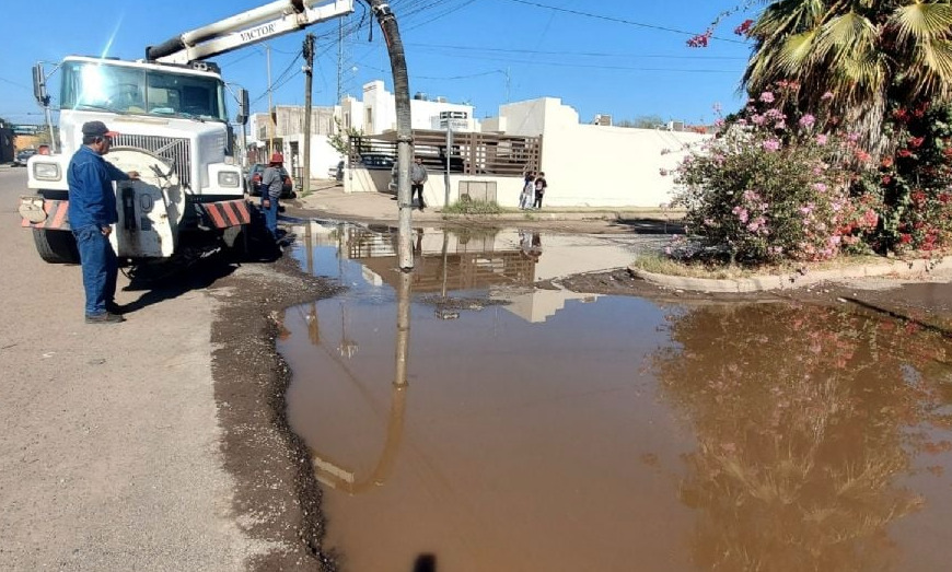 Finalmente desazolvan laguna de aguas negras en el fraccionamiento Girasoles, Navojoa