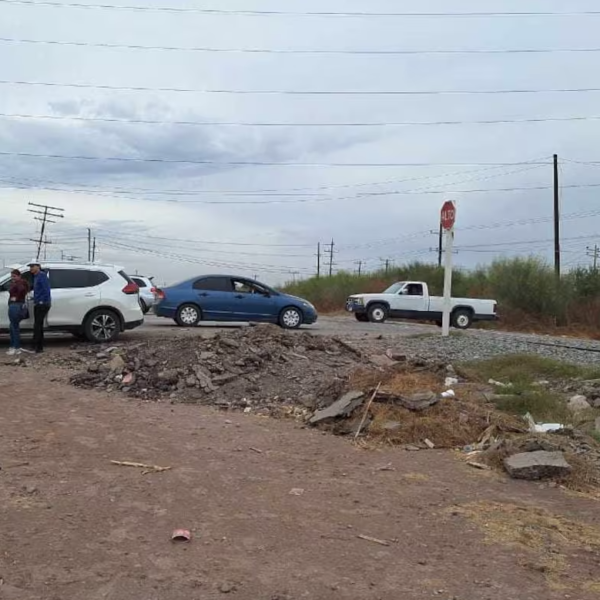 Conductor sobrevive a impactante choque con tren en Navojoa