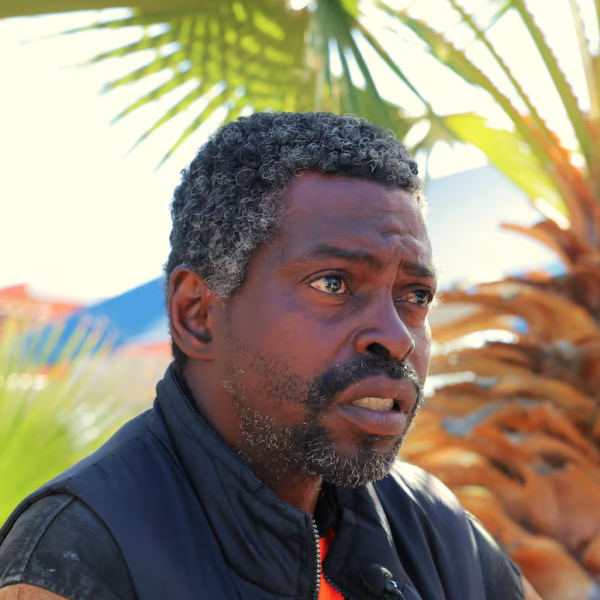 Migrante africano pide ayuda tras ser asaltado en Hermosillo