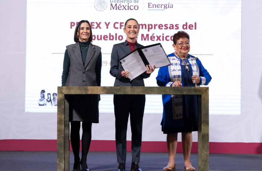 CFE y PEMEX regresan al pueblo de México: Sheinbaum firma leyes secundarias que revierten la reforma energética de 2013