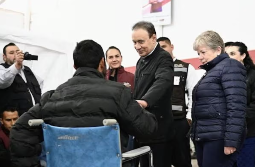 Gobernador Durazo supervisa albergues para repatriados en Sonora