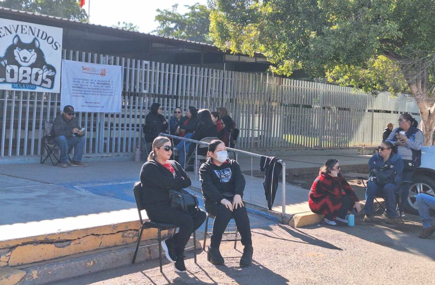 Docentes de Cajeme realizan paro en protesta contra reforma del ISSSTE