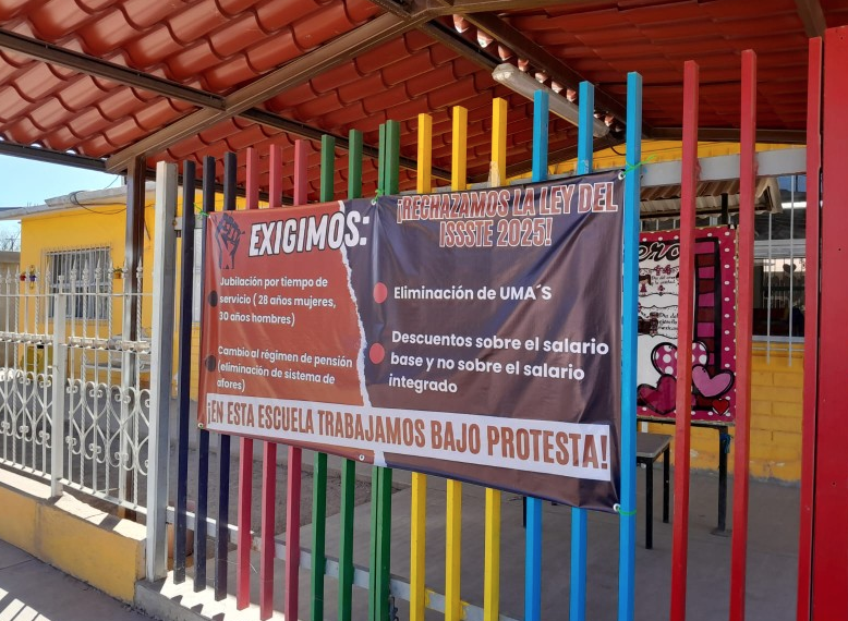44 escuelas federales en Navojoa se suman a protesta magisterial