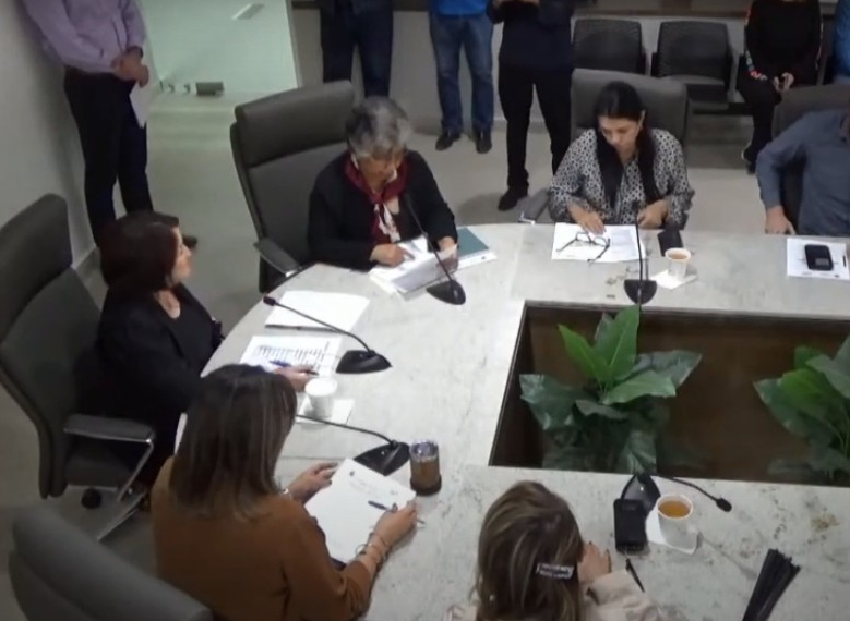 Ciudadanos de Navojoa llevan alza del predial al Congreso