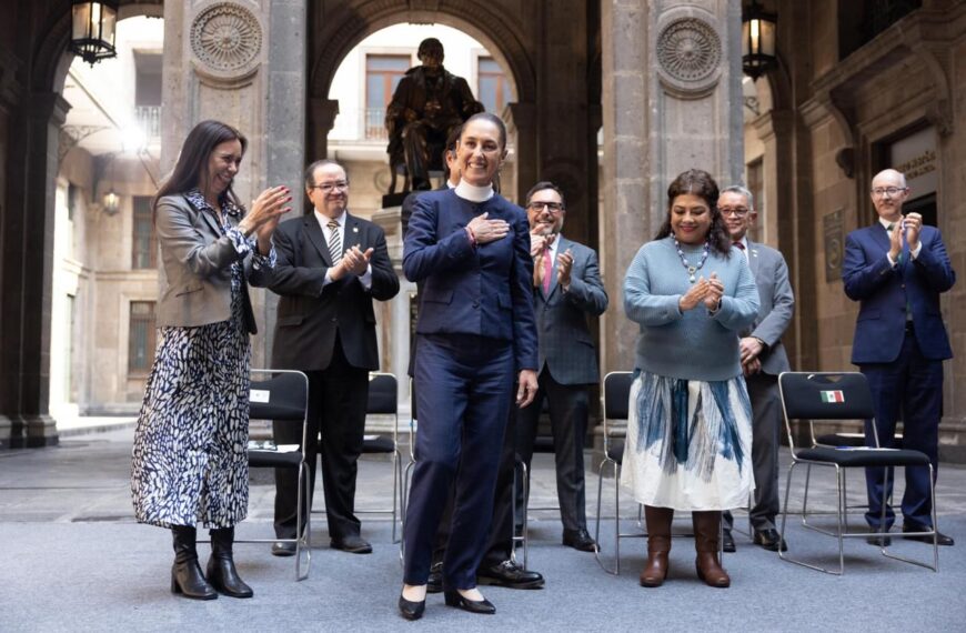 Sheinbaum elimina examen COMIPEMS y garantiza espacios en bachillerato para todos los jóvenes