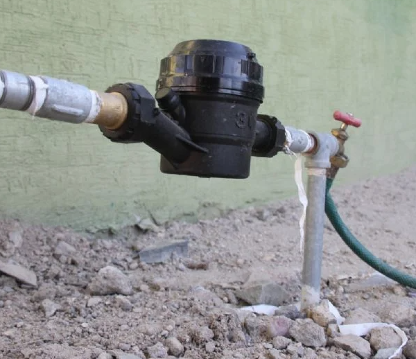 Falta de medidores de agua potable en Navojoa incrementa el desperdicio