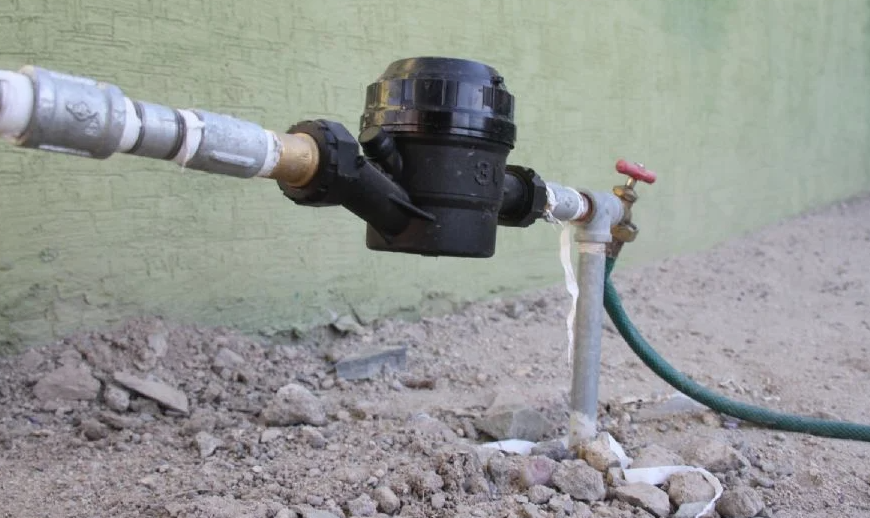 Falta de medidores de agua potable en Navojoa incrementa el desperdicio