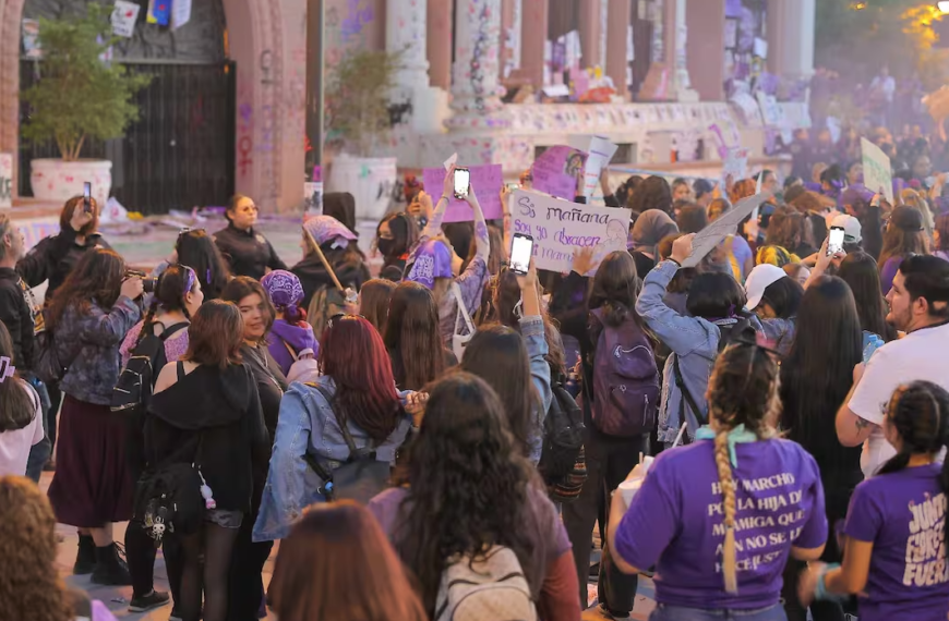 Mujeres exigen justicia y fin a la violencia en marcha masiva del 8M