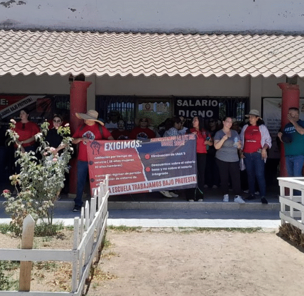 Maestros del sur de Sonora intensifican protestas en Navojoa por abrogación de Ley del ISSSTE