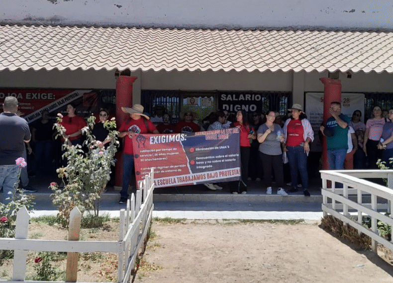Maestros del sur de Sonora intensifican protestas en Navojoa por abrogación de Ley del ISSSTE