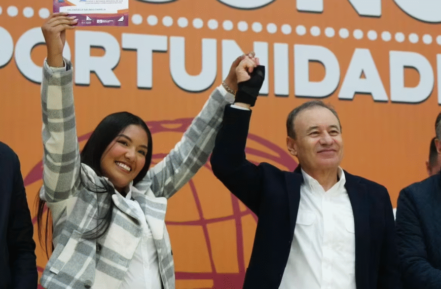 Gobernador Durazo respalda la educación con entrega de más de 465 mil becas en Sonora