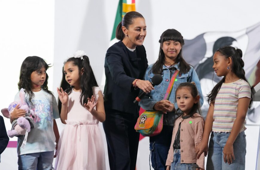 Niñas y niños son el presente de México; nuestra ilusión es que todos sean felices: Presidenta Sheinbaum