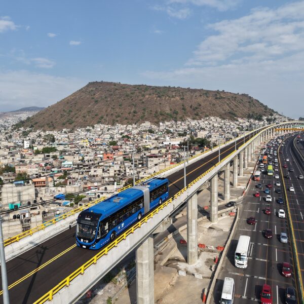 Claudia Sheinbaum da banderazo a pruebas preoperativas del Trolebús Chalco–Santa Marta: “Este transporte es justicia social”