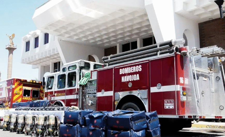 Refuerzan equipo de Bomberos en Navojoa con ambulancia, extintora y material especializado