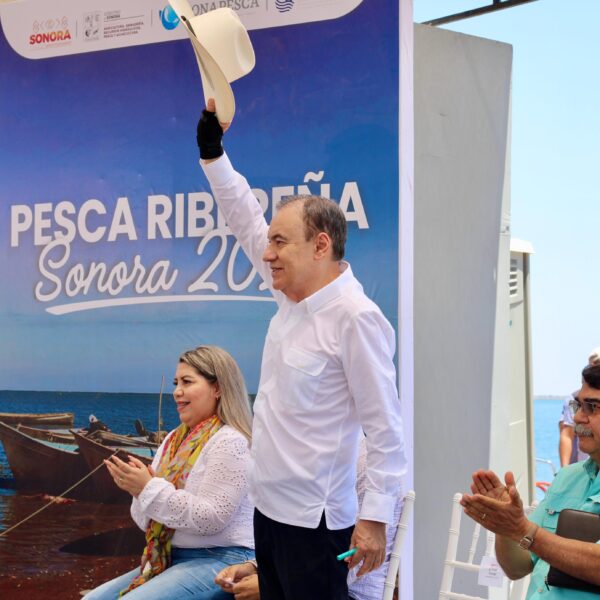 Gobernador Durazo y alcalde ‘Beto’ Vázquez se reúnen con pescadores de Yavaros para atender necesidades del sector