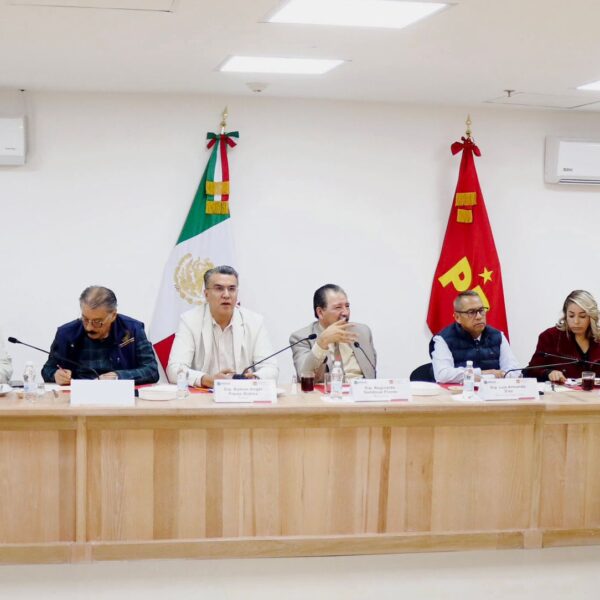 Ramón Flores refrenda su compromiso con el sector pesquero en Sonora
