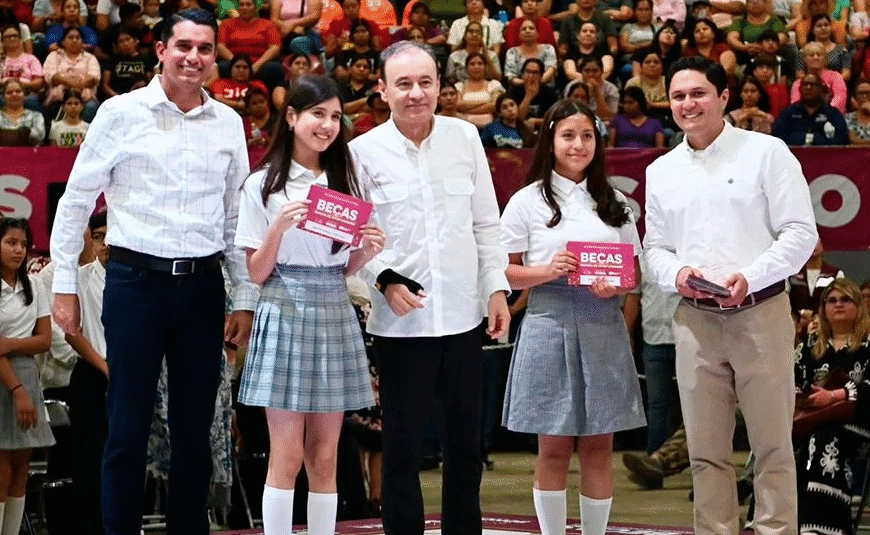 Con “Sonora de Oportunidades”, Durazo entrega más de 7 mil becas a estudiantes de Hermosillo