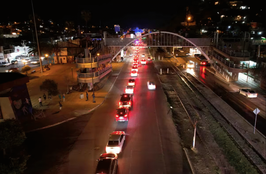 Hasta tres horas de espera en garitas de Nogales tras festejos del 4 de julio