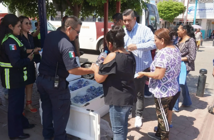 Habilitan módulos de hidratación en Navojoa ante calor extremo
