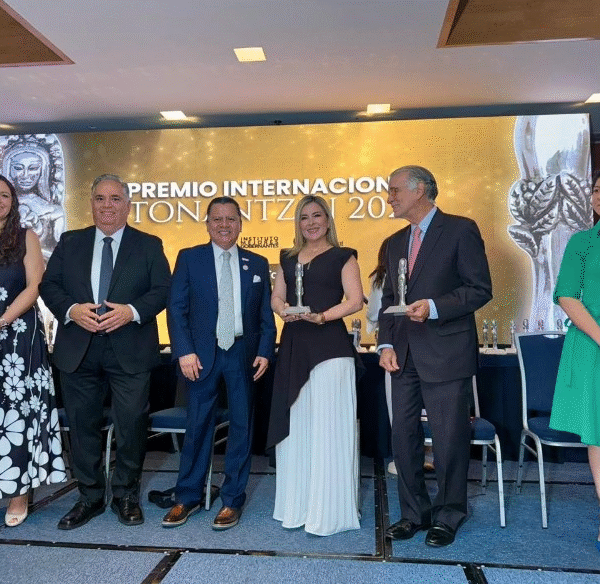DIF Navojoa recibe por segundo año consecutivo el Premio Tonantzin 2025