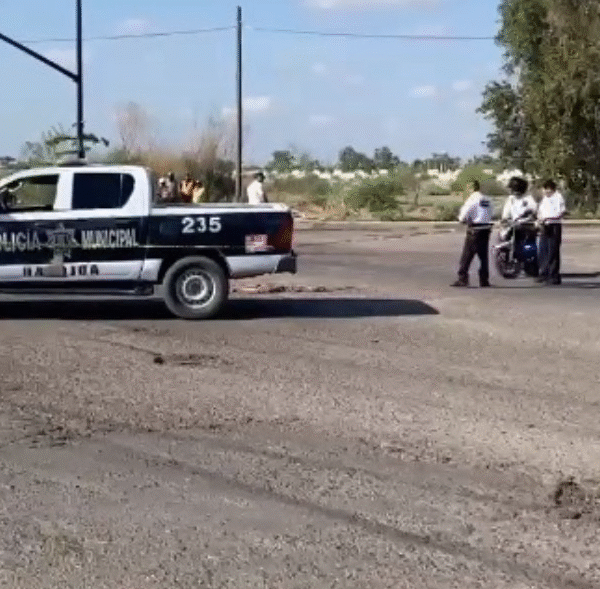 Motociclista pierde la vida tras brutal choque con tráiler en Navojoa