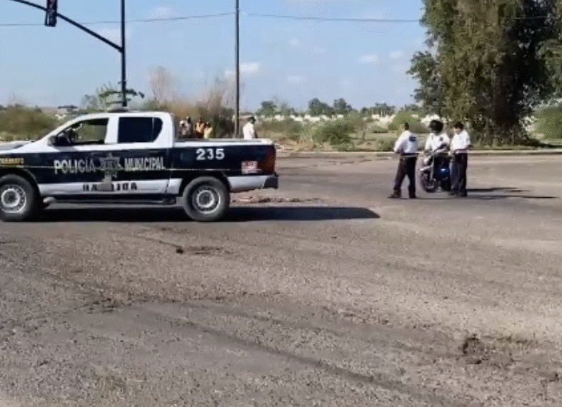 Motociclista pierde la vida tras brutal choque con tráiler en Navojoa