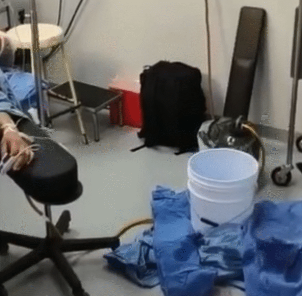 Cirugía en el IMSS Navojoa bajo goteras provoca indignación en redes sociales