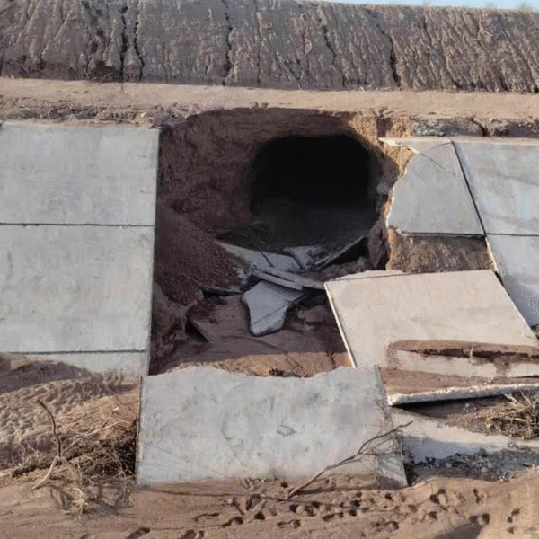 Se forma socavón en canal del acueducto Yaqui antes de su inauguración