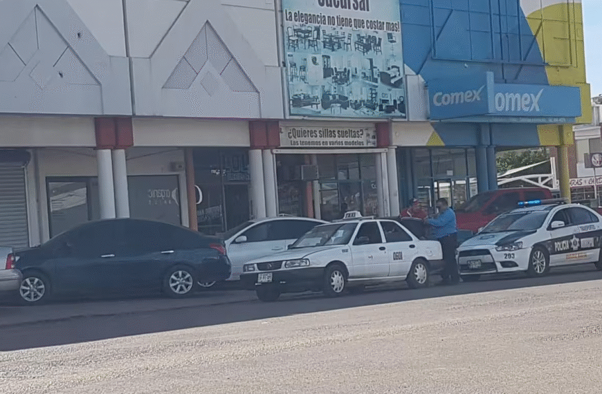 Taxistas tapan baches en Ciudad Obregón y casi son multados: “Es el colmo”