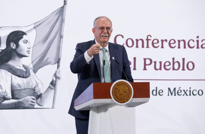 México y EU acuerdan plan para erradicar el gusano barrenador y reactivar exportaciones de ganado; inversión en planta de moscas estériles en Chiapas