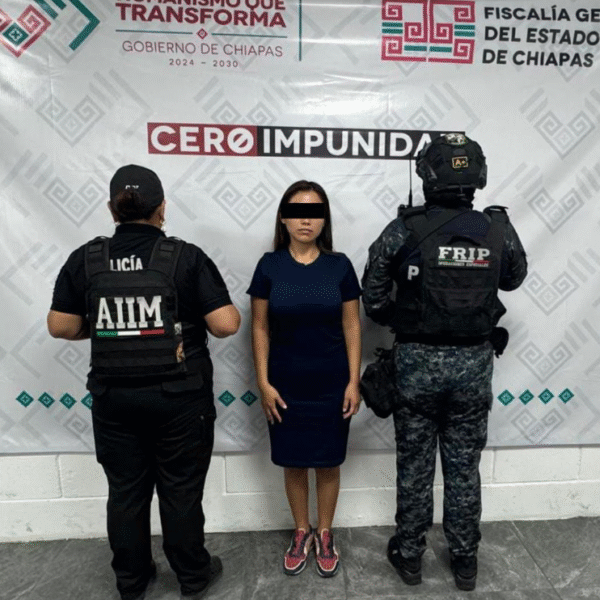Detienen a mujer que intentó atropellar a la nueva novia de su ex en Chiapas; permanece en prisión preventiva