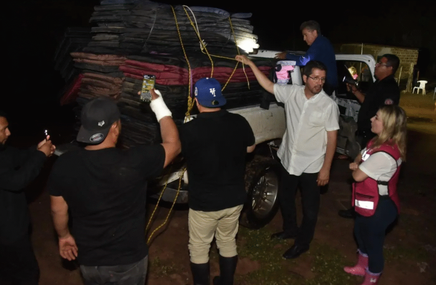 Lleva alcalde apoyo a familias de Bacabachi tras impacto por lluvias