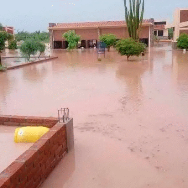 Se inunda la Universidad Indígena Benito Juárez de Masiaca tras intensas lluvias; suspenden clases toda la semana