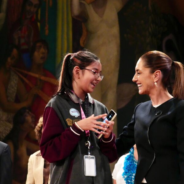 Presidenta Claudia Sheinbaum encabeza ceremonia del primer ciclo escolar del Bachillerato Nacional, un derecho para los jóvenes en México