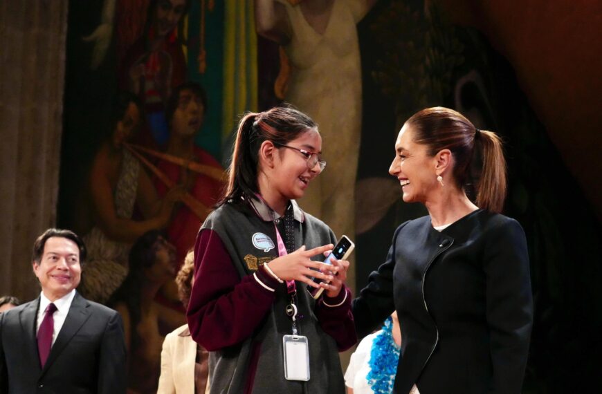 Presidenta Claudia Sheinbaum encabeza ceremonia del primer ciclo escolar del Bachillerato Nacional, un derecho para los jóvenes en México