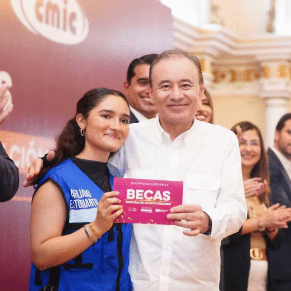 Impulsa gobernador Durazo profesionalización de jóvenes en la industria con entrega de becas