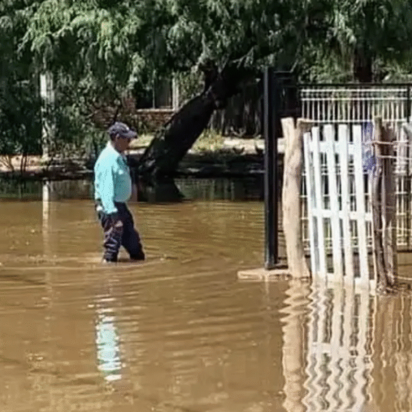 Huatabampo bajo el agua: comunidades vulnerables enfrentan graves inundaciones