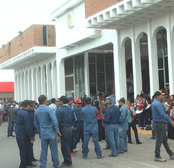 Ayuntamiento de Navojoa desacata reinstalación de empleados
